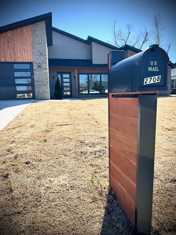 2708 W Gum Street, Rogers, AR 72758