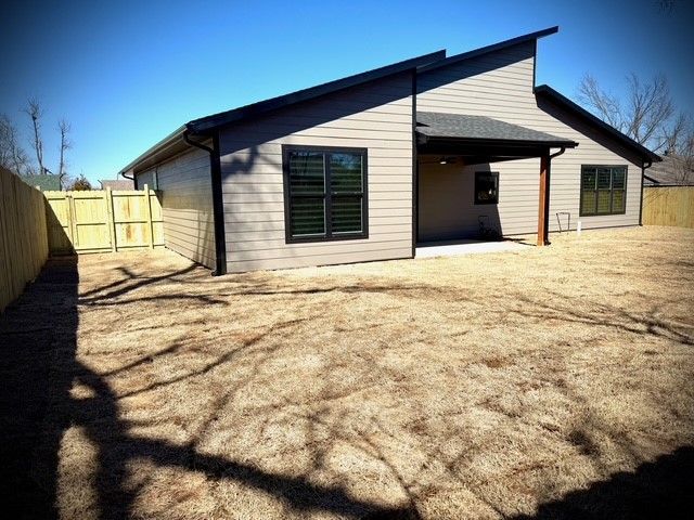 2708 W Gum Street, Rogers, AR 72758