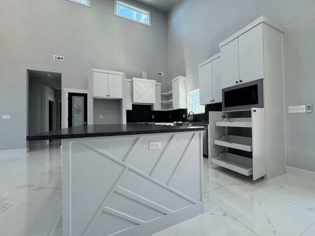 2708 W Gum Street, Rogers, AR 72758