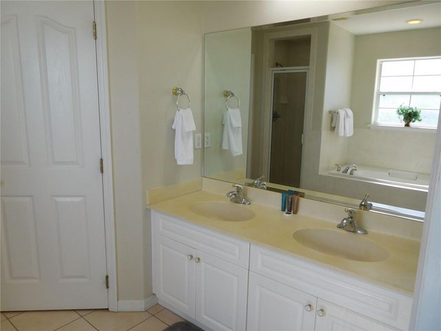 422 VISTA DRIVE, Davenport, FL 33897