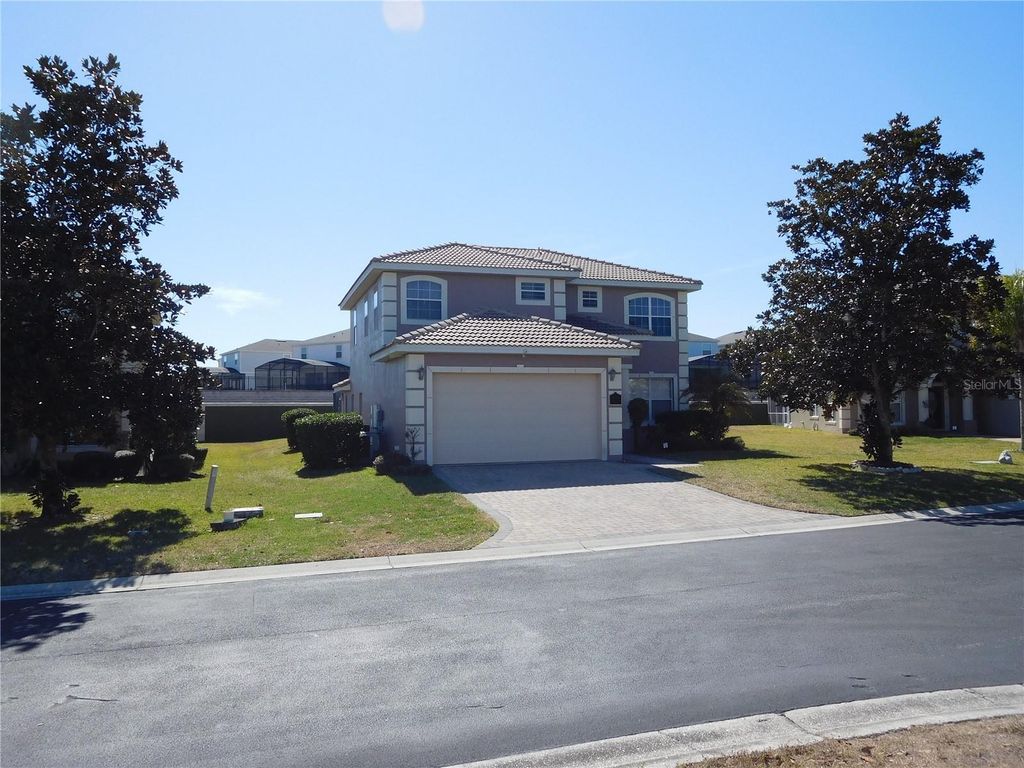 Image 2 of property listing at 422 VISTA DRIVE, Davenport, FL 33897