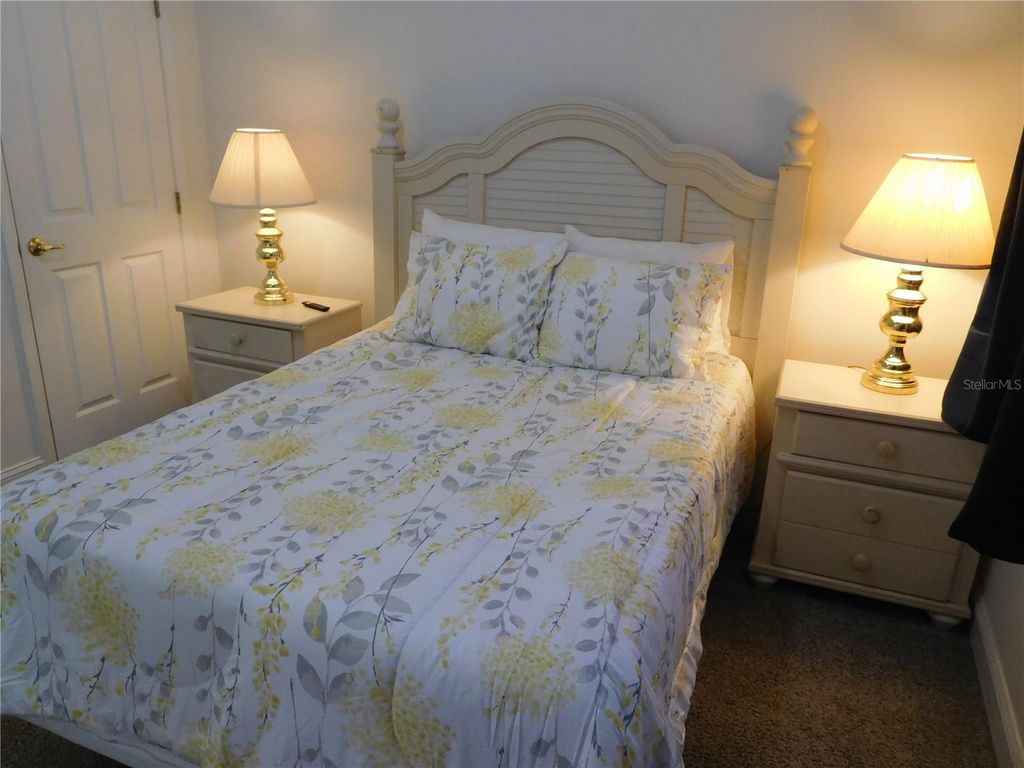 Image 18 of property listing at 422 VISTA DRIVE, Davenport, FL 33897