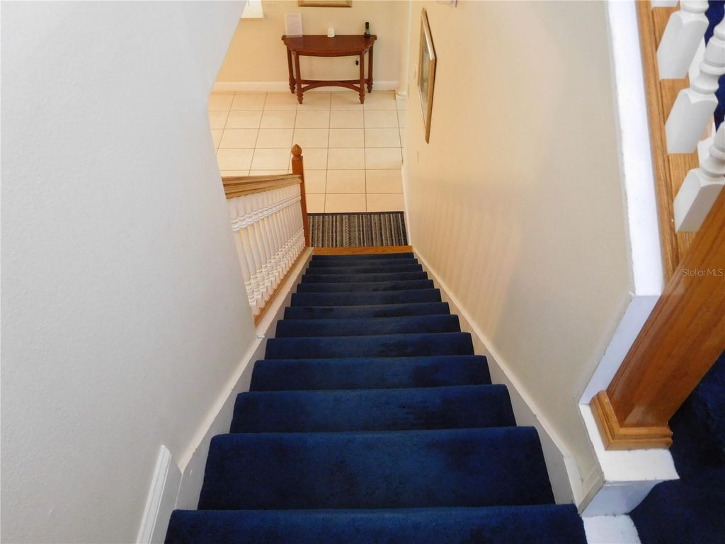 Image 21 of property listing at 422 VISTA DRIVE, Davenport, FL 33897