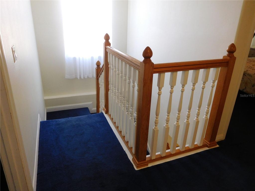 Image 22 of property listing at 422 VISTA DRIVE, Davenport, FL 33897