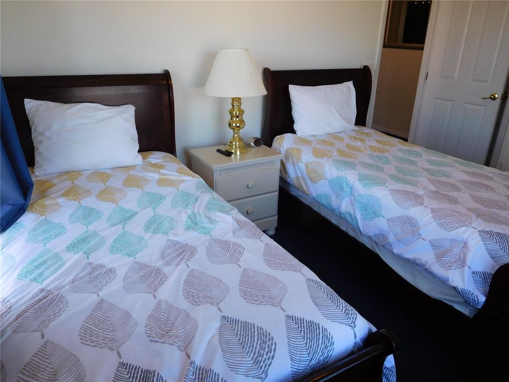 Image 35 of property listing at 422 VISTA DRIVE, Davenport, FL 33897