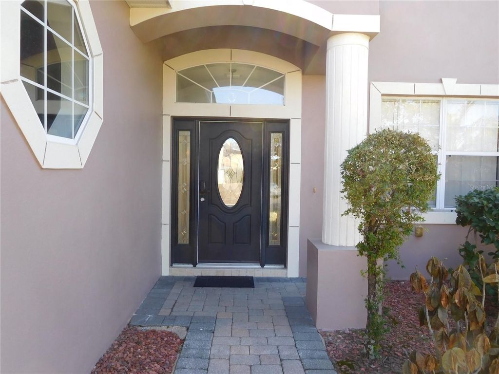 Image 5 of property listing at 422 VISTA DRIVE, Davenport, FL 33897