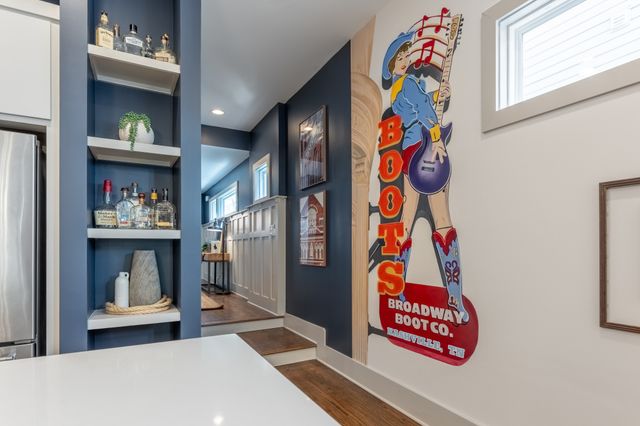 22 Fern Ave, Nashville, TN 37207