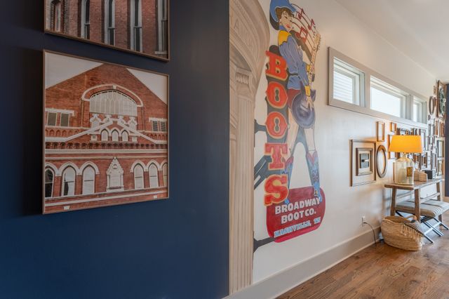 22 Fern Ave, Nashville, TN 37207