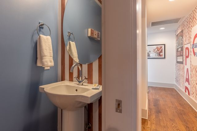 22 Fern Ave, Nashville, TN 37207