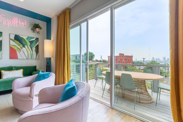 22 Fern Ave, Nashville, TN 37207