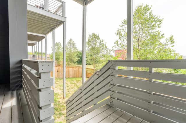 22 Fern Ave, Nashville, TN 37207