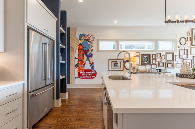 22 Fern Ave, Nashville, TN 37207