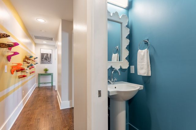 22 Fern Ave, Nashville, TN 37207