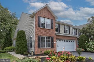 16 PARKSIDE DR, Lebanon, PA 17042