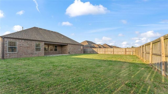 2305 SW Worthington Avenue, Bentonville, AR 72713