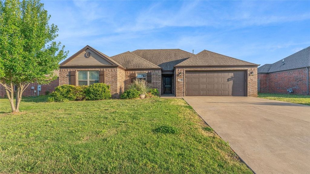 2305 SW Worthington Avenue, Bentonville, AR 72713