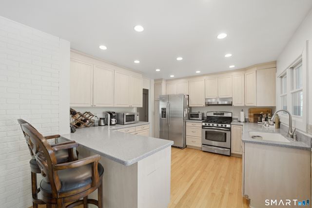 190 Red Fox Road, Stamford, CT 06903
