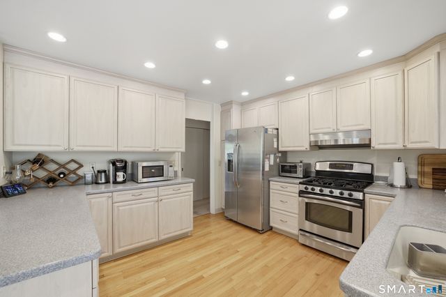 190 Red Fox Road, Stamford, CT 06903