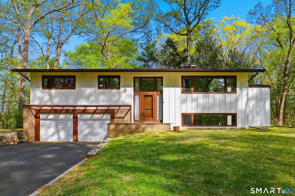 190 Red Fox Road, Stamford, CT 06903