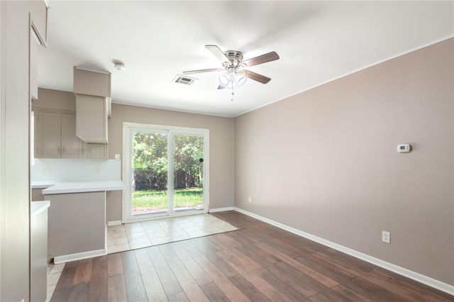427 Sunnyside Street, Huntsville, TX 77320