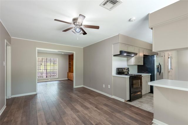 427 Sunnyside Street, Huntsville, TX 77320