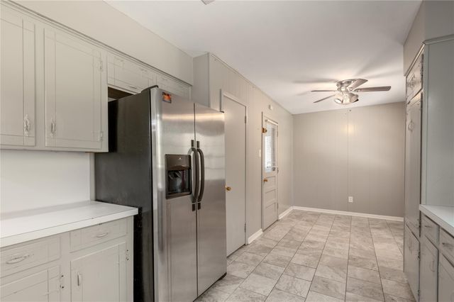 427 Sunnyside Street, Huntsville, TX 77320