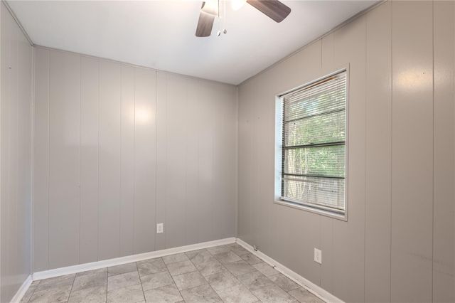 427 Sunnyside Street, Huntsville, TX 77320