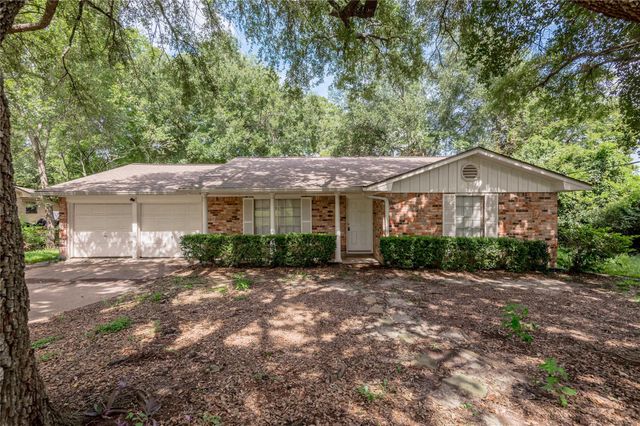 427 Sunnyside Street, Huntsville, TX 77320