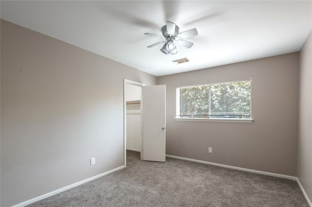 427 Sunnyside Street, Huntsville, TX 77320