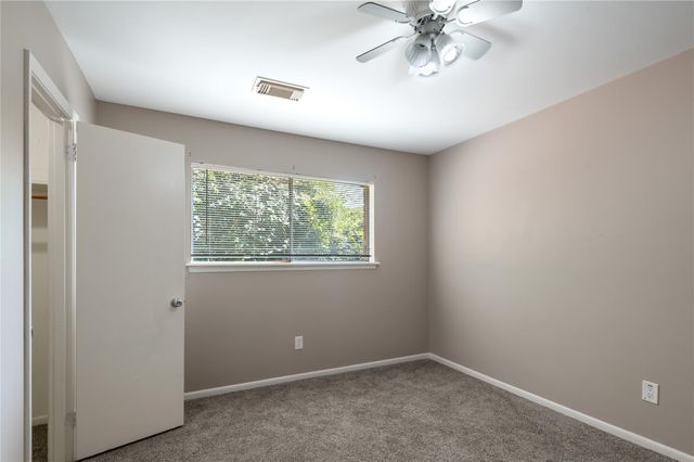 427 Sunnyside Street, Huntsville, TX 77320