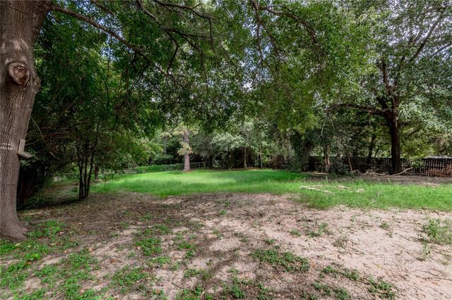 427 Sunnyside Street, Huntsville, TX 77320