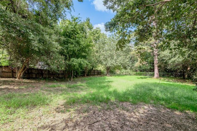 427 Sunnyside Street, Huntsville, TX 77320