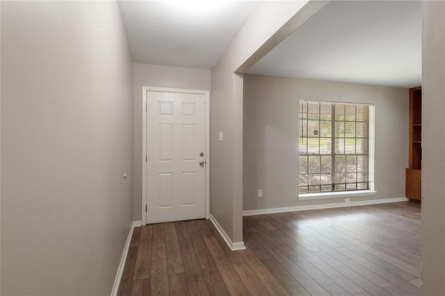 427 Sunnyside Street, Huntsville, TX 77320