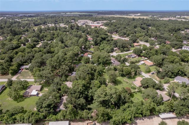427 Sunnyside Street, Huntsville, TX 77320