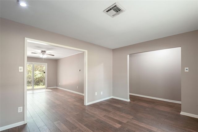 427 Sunnyside Street, Huntsville, TX 77320