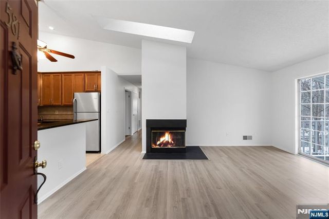 581 Holly Court, Mahwah, NJ 07430