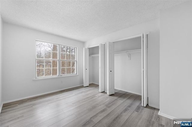 581 Holly Court, Mahwah, NJ 07430