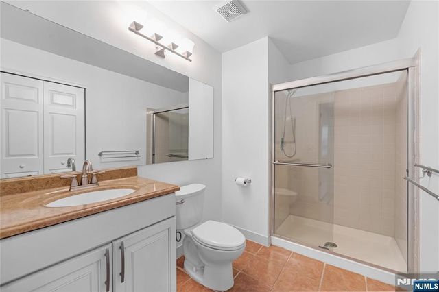 581 Holly Court, Mahwah, NJ 07430