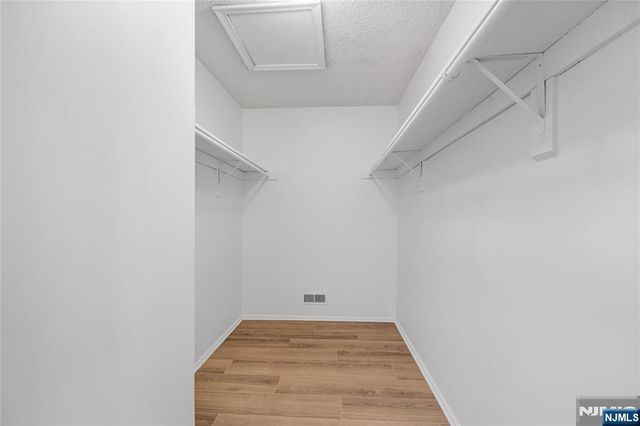 581 Holly Court, Mahwah, NJ 07430