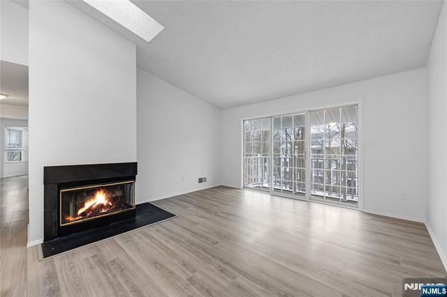 581 Holly Court, Mahwah, NJ 07430