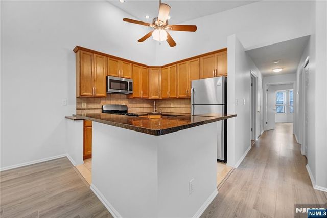 581 Holly Court, Mahwah, NJ 07430