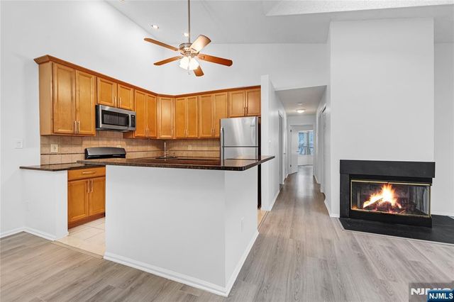 581 Holly Court, Mahwah, NJ 07430