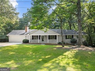 2760 Quillians Drive, Gainesville, GA 30506