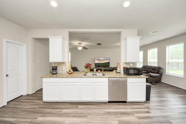 6050 Oakland Bluff Lane, Porter, TX 77365