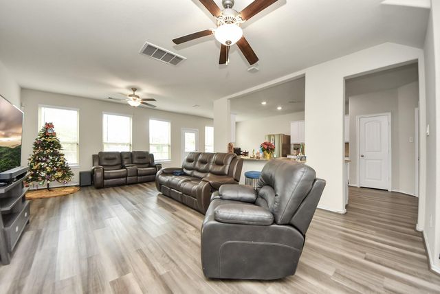 6050 Oakland Bluff Lane, Porter, TX 77365