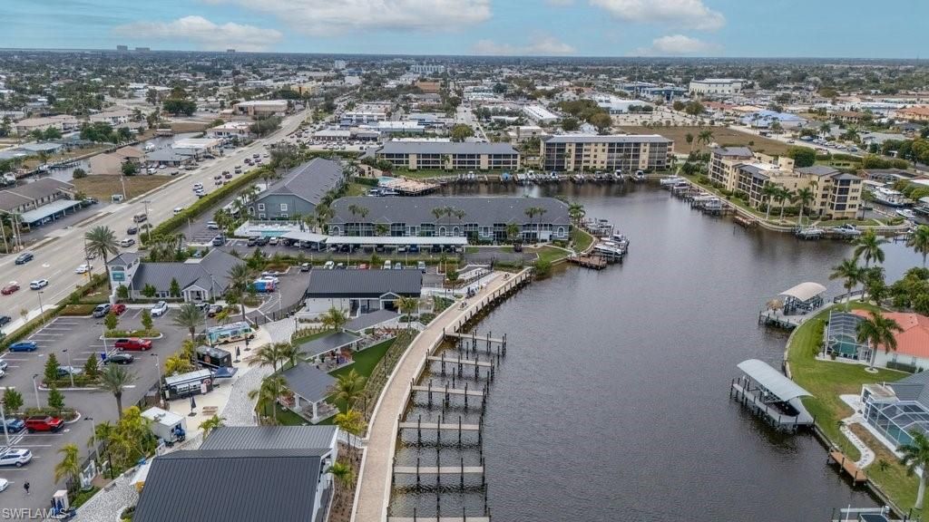 Image 4 of property listing at 1765 Cape Coral PKWY E # 203, Cape Coral, FL 33904