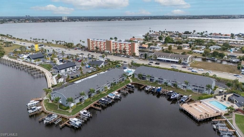 Image 7 of property listing at 1765 Cape Coral PKWY E # 203, Cape Coral, FL 33904