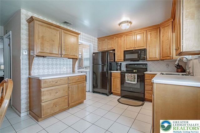 1414 East Pennsylvania Street, Allentown City, PA 18109