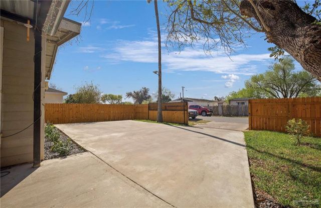 204 Lovely Way Avenue, Pharr, TX 78577