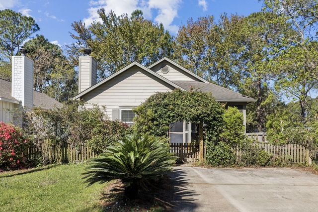 32 N 6Th Street, Santa Rosa Beach, FL 32459